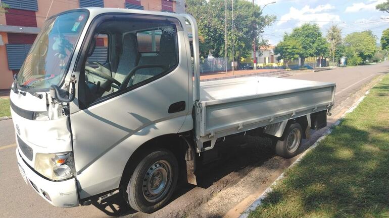 Camión involucrado supuestamente en el choque, fue entregado en la comisaría.