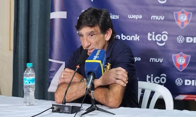 El entrenador de Cerro Porteño, Gustavo Adolfo Costas Makeira (63 años) habla en conferencia de prensa tras la derrota derrota ante Sportivo Trinidense.