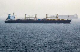 Buques en el estrecho de Bab el-Mandeb, cerca de la costa sur de Yemen.