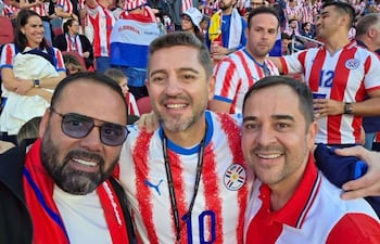 El vicepresidente Pedro Alliana (centro) junto a Guillermo del Puerto (der.) y el ministro César Ramírez en Estados Unidos.