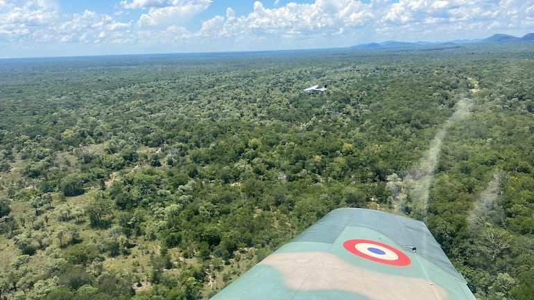 La aeronave con matrícula boliviana era perseguido por un avión paraguayo, que le requirió identificación. La primera terminó huyendo hacia el Brasil.