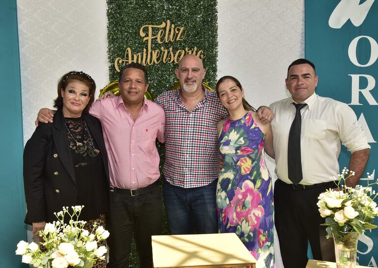 Graciela Romei, Alcides Valdez, Martín Miño, Elizabeth Martínez y Mario Popoff.