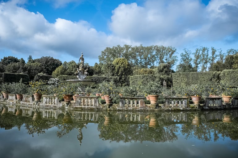Fuente del océano en los jardines de Boboli en Florencia, Italia.