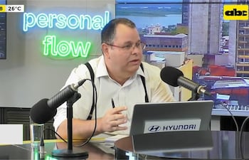 Víctor Hugo Molinas Gwynn, economista y consultor actuarial, en el programa "Enfoque Económico" de ABC Cardinal.