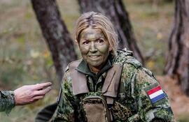 La reina Máxima visitó el campamento del programa de formación de oficiales de seguridad de la Real Policía Militar de los Países Bajos (Marechaussee) en Harderwijk.
