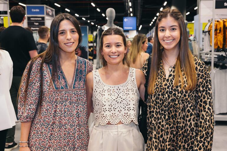 Marianne Schuch, Ana Hernández, Mercedes Rodríguez.