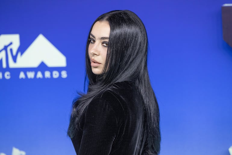 La cantante británica Charli XCX.