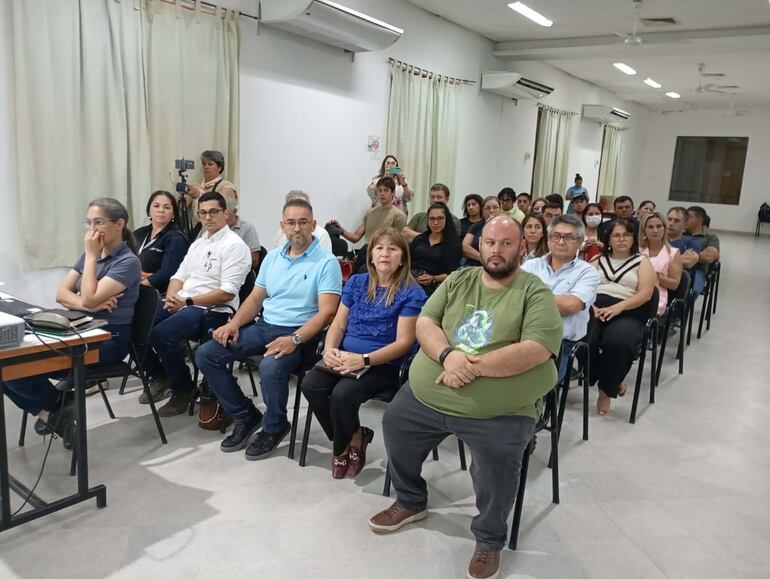 Autoridades convocaron a los vecinos a una mesa técnica, pero no llegaron a un acuerdo y los vecinos se retiraron de la reunión.