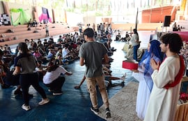 Más de 100 jóvenes participaron de la Pascua Joven en la iglesia Santísima Trinidad, de Asunción.