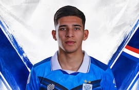 Con esta imagen, el Sportivo Ameliano presentó mediante sus redes sociales a Gabriel Marcelo Camargo (21 años), volate proveniente de Vélez Sarsfield.