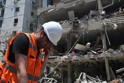 Los misiles iraníes han destruido hasta este domingo 240 edificios con 2.000 apartamentos en Israel, que han dejado a 9.000 personas sin hogar, según informó un oficial del Comando de Frente Interno, el órgano militar que estipula las directrices de seguridad para la población israelí. EFE/ Magda Gibelli