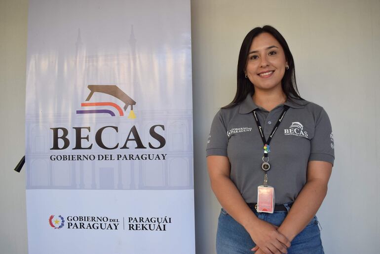 La encargada de la sede por parte de Itaipú – Programa de Becas Paraguay, María José Alegretti, 
