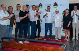 Gerardo García (c) y el homenajeado Agustín “Papi” Cartasso.