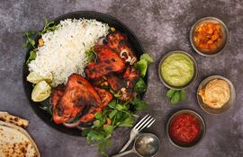 Tandoori chicken (pollo a la olla de barro).