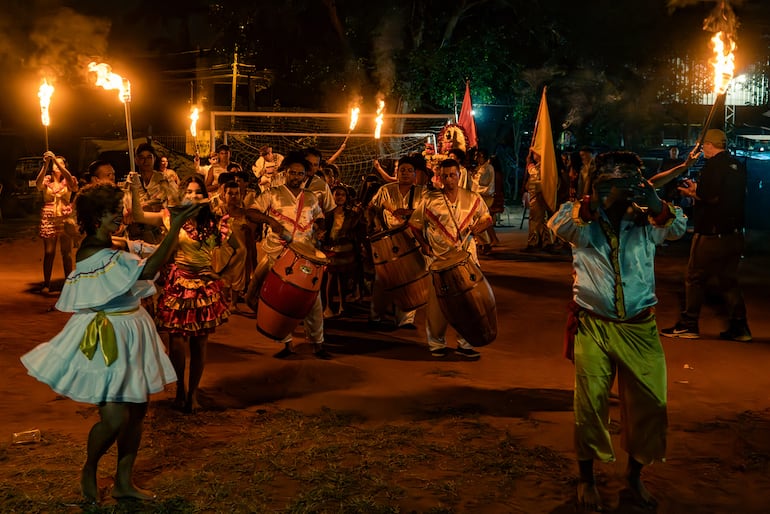 Danzas tradicionales de las comunidades afrodescendientes en Cambacua, Fernando de la Mora.