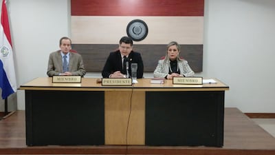 Los jueces Luis Ovelar, Víctor Vera y Andrea Riquelme iniciaron el juicio oral y público para los adultos involucrados en el asesinato de María Fernanda Benítez.