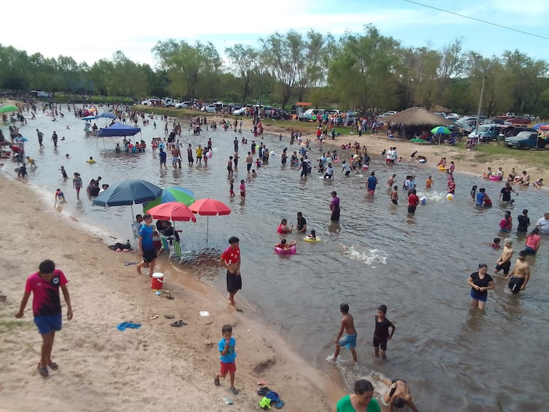 El balneario Tapiracuai, de Santaní.
