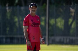 Diego Martín Cocca (53 años), regresa al Atlas de Guadalajara y dirigirá al delantero paraguayo Diego González.