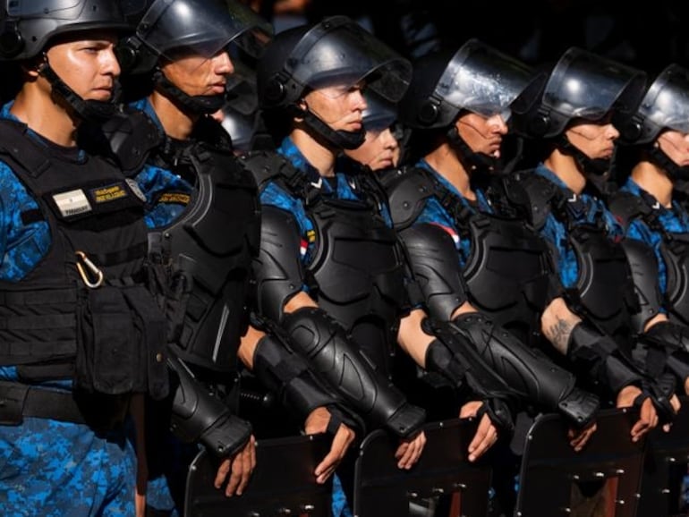 Varios equipos antidisturbios también fueron donados por Itaipú a la Policía Nacional