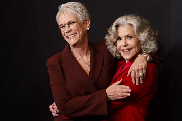 ¡Dos leyendas del cine juntas! Jamie Lee Curtis y Jane Fonda en los Premios WIF (Women In Film). (EFE/EPA/CAROLINE BREHMAN)