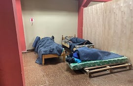 Albergue en San Lorenzo recibe a 17 personas durante madrugada fría
