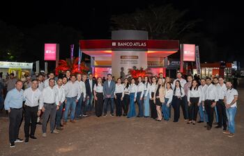 Noche Atlas reunió a clientes del sector agro en la Expo Canindeyú 2026, el evento estuvo liderado por el presidente de la entidad, Miguel Ángel Zaldívar Silvera.