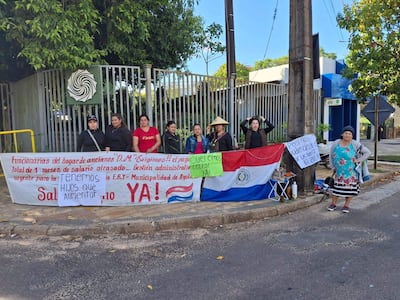 Funcionarias del Hogar de Ancianos Divina Misericordia de Ayolas reclaman pagos de salarios atrasados.