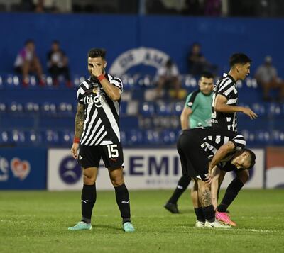 Héctor "Tito" Villalba, de Libertad, celebrando su gol ante Tacuary.