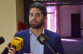 Diputados de la oposición pretenden el tratamiento de una ley "cerrojo" a la subasta de Costanera. Raúl Benítez (PEN).