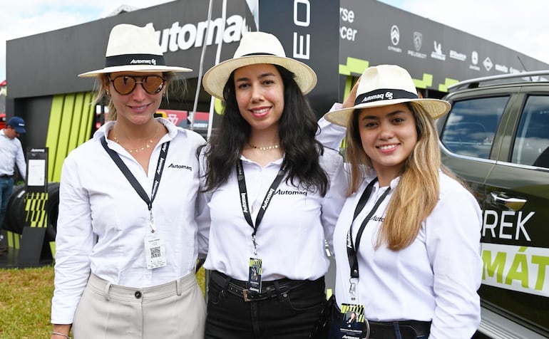 Fiorella Ferrari, Belén Barrios y Katherine Villamayor.
