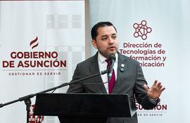 Luis Bello (ANR-HC), intendente de Asunción, solicita US$ 26 millones para pagar salarios, aguinaldos y deudas. Destino de préstamo sería ilegal, según exconcejales.