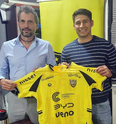 Iván Arturo "Tito" Torres, con el presidente de Recoleta, Luis Antonio Vidal Velázquez.