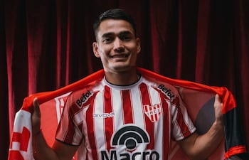 El volante ofensivo paraguayo, Wilder Viera Caballero (24 años), en su presentación en Instituto de Córdoba, de la Primera División de Argentina.