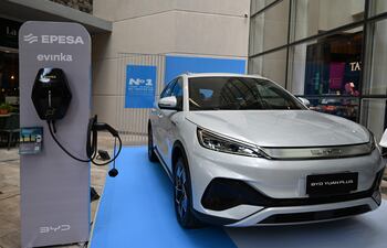 El BYD Yuan Plus está exhibido en el Shopping Mariscal, donde los asesores podrán responder todas las dudas de la gente este fin de semana.