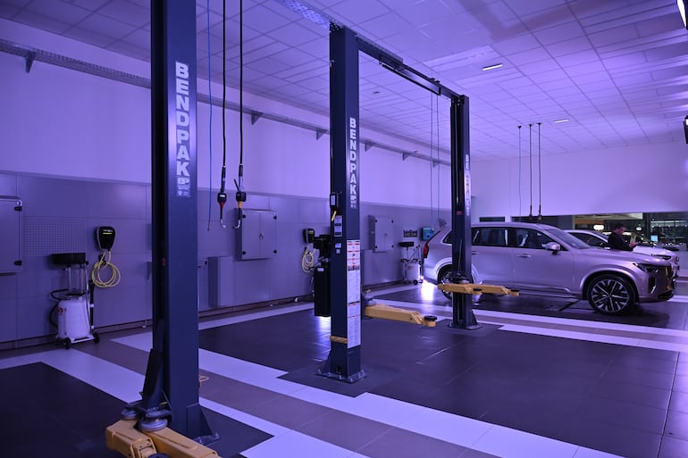 Volvo Paraguay cuenta con equipos de primer nivel para el mantenimiento y reparación de los vehículos de la marca.
