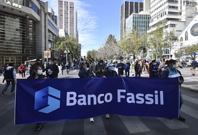 Funcionarios del Banco Fassil protestan en La Paz, el pasado viernes.