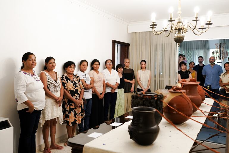 Muestra "¿Quién cuida el agua? - ¡Viva la Inteligencia Artesanal!" de piezas de cerámica elaboradas por alfareras.