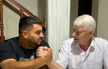 Román Santacruz y Arnoldo Wiens en San Rafael del Paraná.