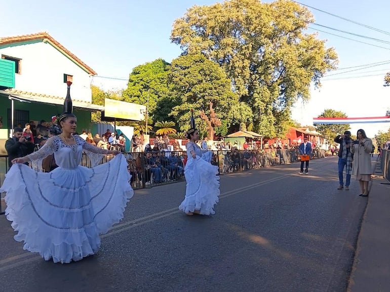 El homenaje al distrito culminará esta noche con un festival artístico.