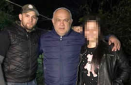 Adilson Gustavo Salcedo Núñez junto a su padre, el exgobernador condenado Óscar “Ñoño” Núñez.