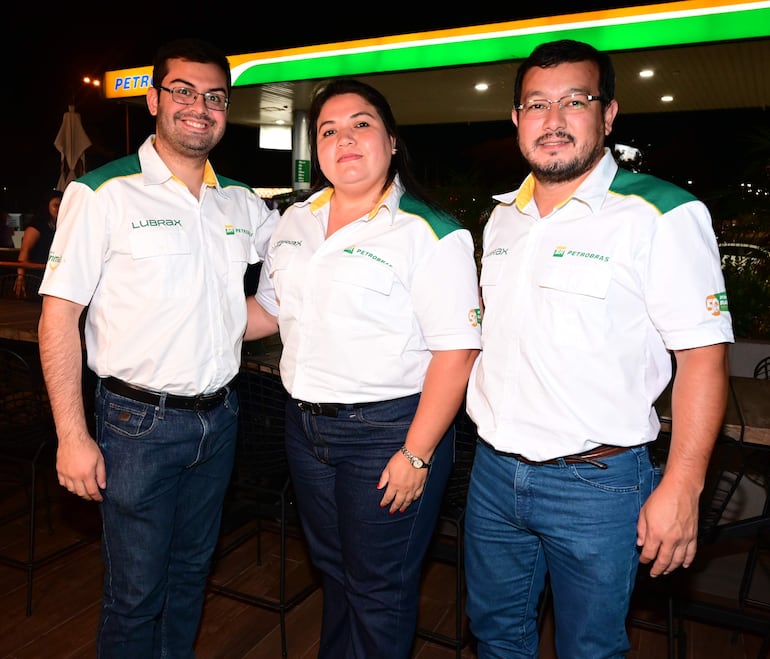 Lucas González, Cinthia Forzado y Francisco Ortiz.