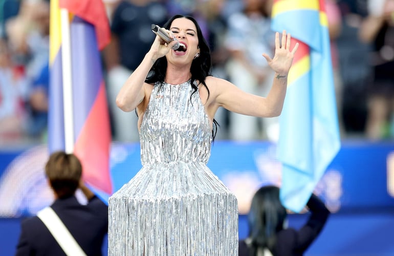 La cantante estadounidense Katy Perry actúa durante el espectáculo previo al partido de la fase de grupos de la Copa Mundial de la FIFA 2026