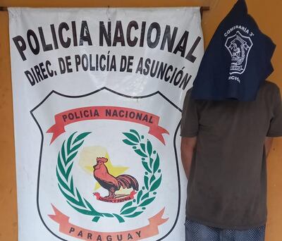 Este hombre fue aprehendido en flagrante comisión de un hurto agravado.