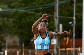 La heptatleta Ana Paula Argüello del Río (11/7/2003) se coronó en el prueba del salto triple. Foto: @FPA