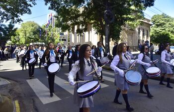 Desfiles de estudiantes y exalumnos por las fiestas patrias: ¿donde serán, cuando y a qué hora?