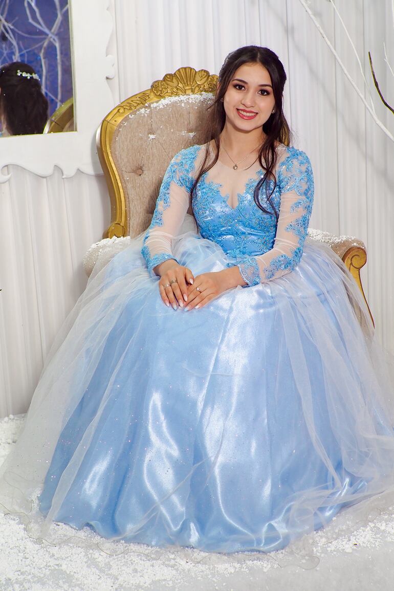 15 años de Mirthiam Janet Ayala Rojas