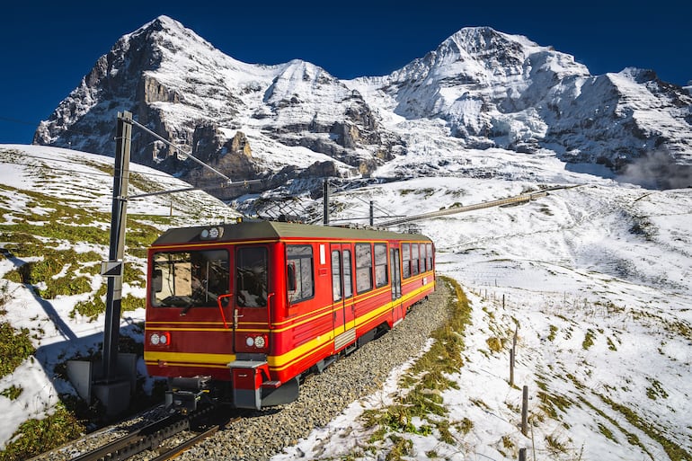 Tren turístico, Jungfraujoch, Kleine Scheidegg, Grindelwald, Oberland bernés, Suiza.