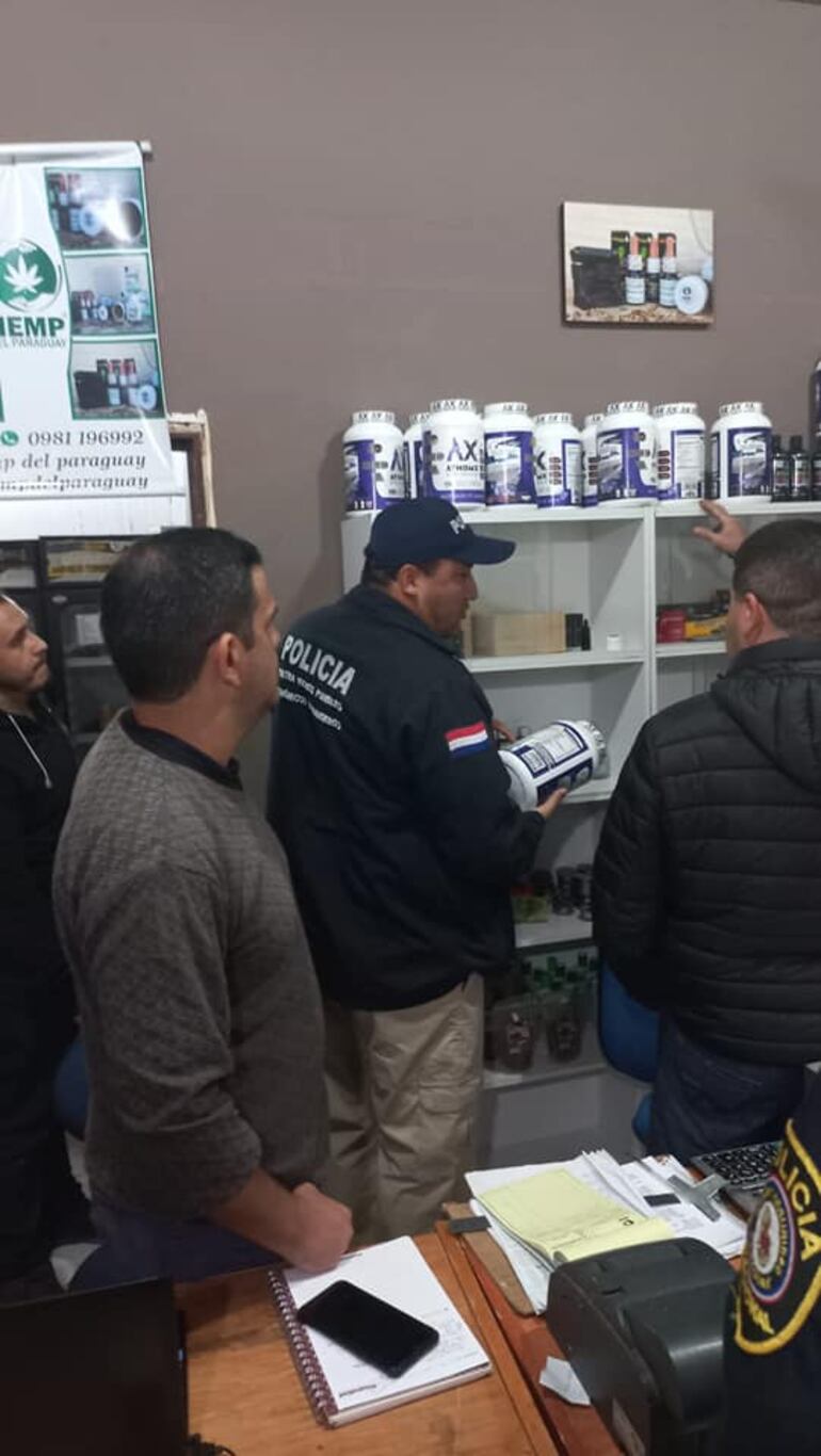 Allanan local e incautan productos a base se cannabis presuntamente ingresados al país de Contrabando.
