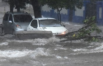 LLuvia intensa sobre la ciudad de Asuncion.
