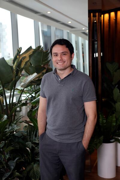 Juan Gustale, director de ueno.